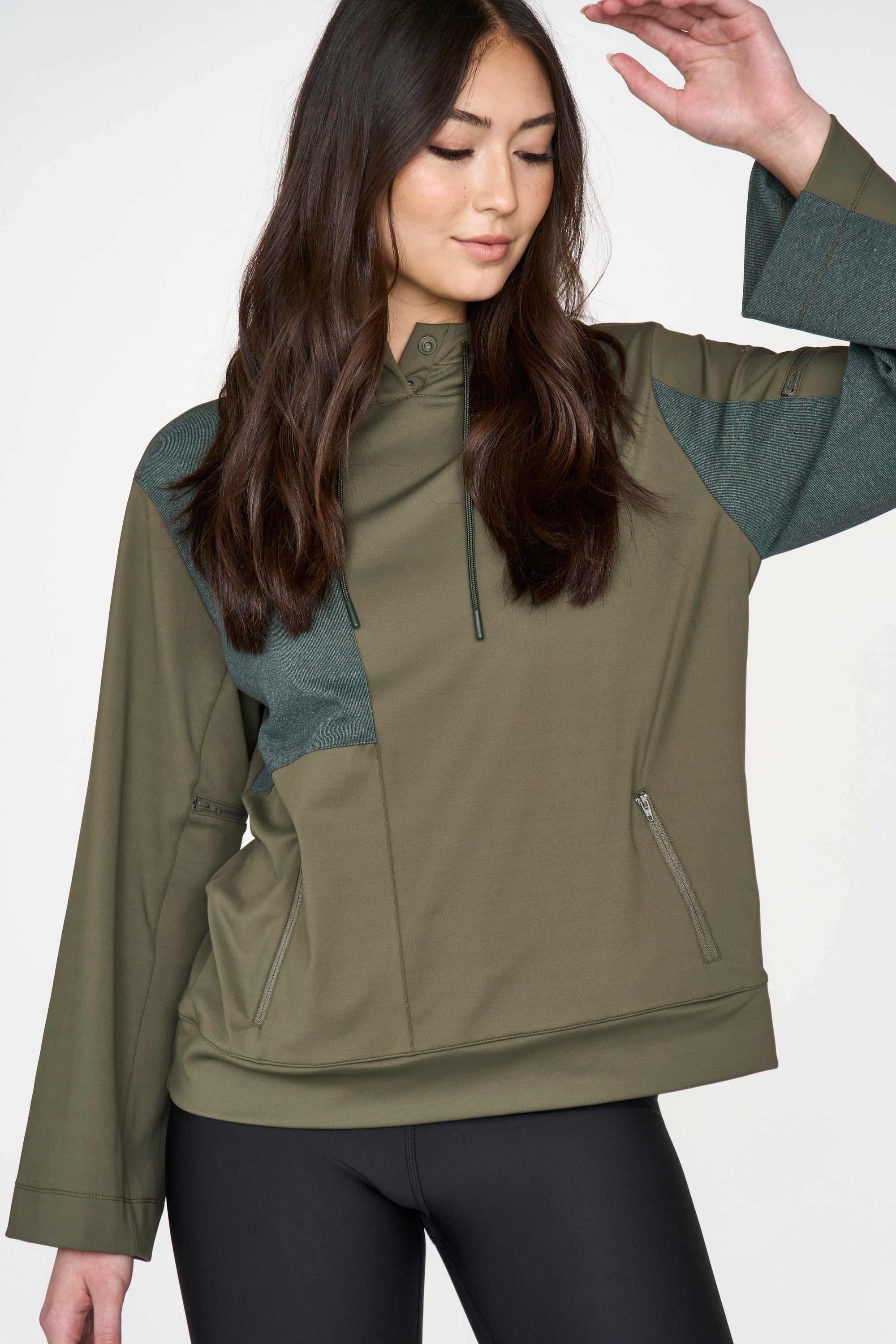 Women's Green Travel Hoodie Outfit